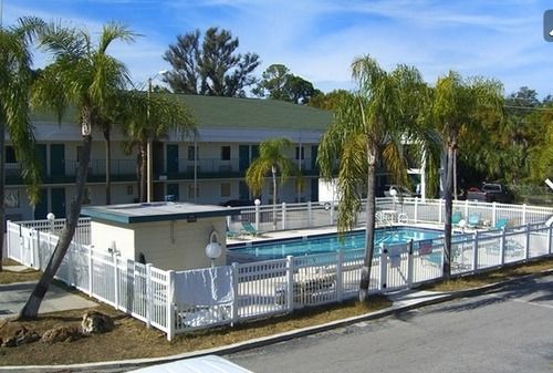 Oyo Hotel New Port Richey Gulf Beach Us 19 Exterior photo