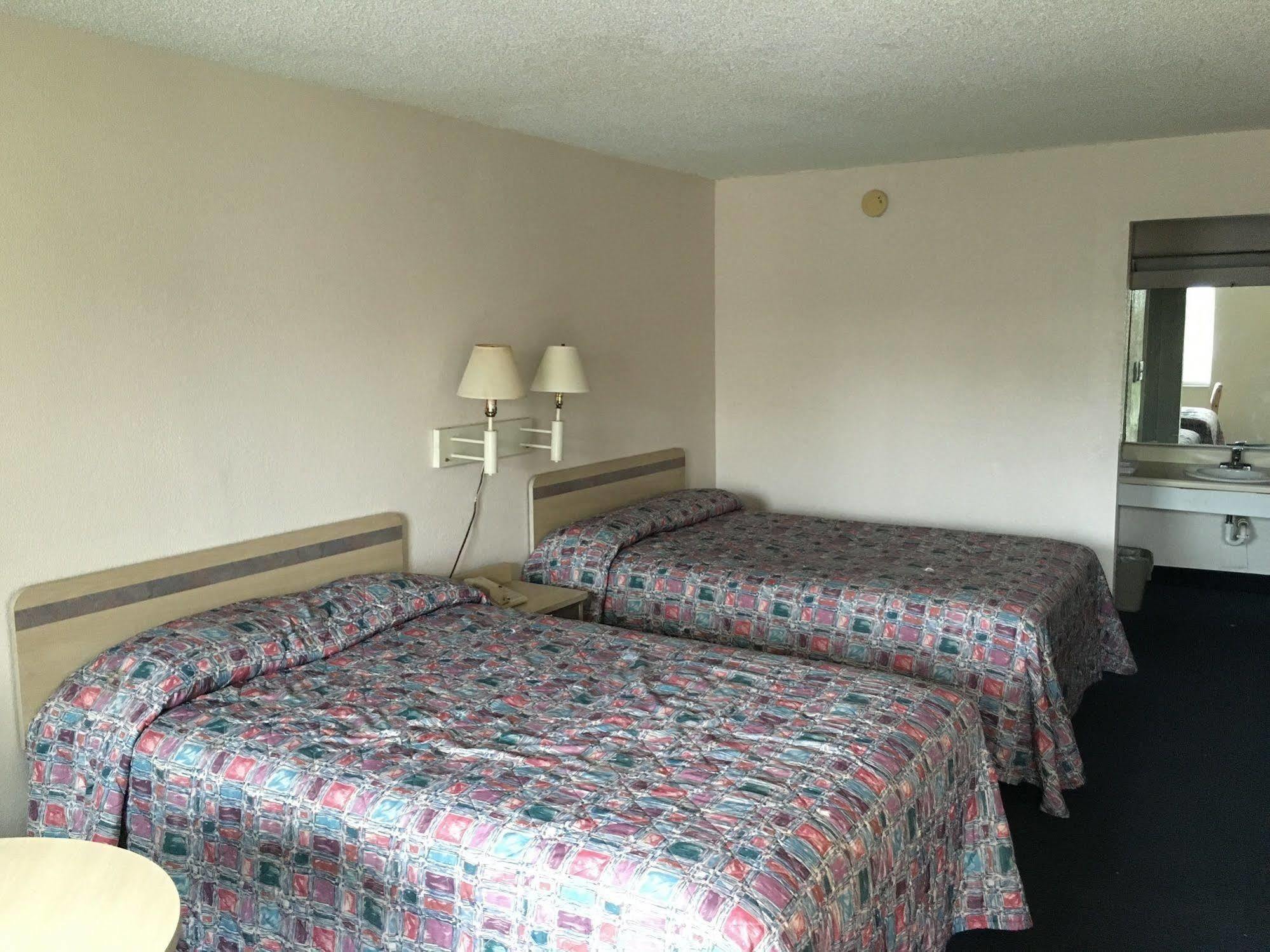 Oyo Hotel New Port Richey Gulf Beach Us 19 Exterior photo