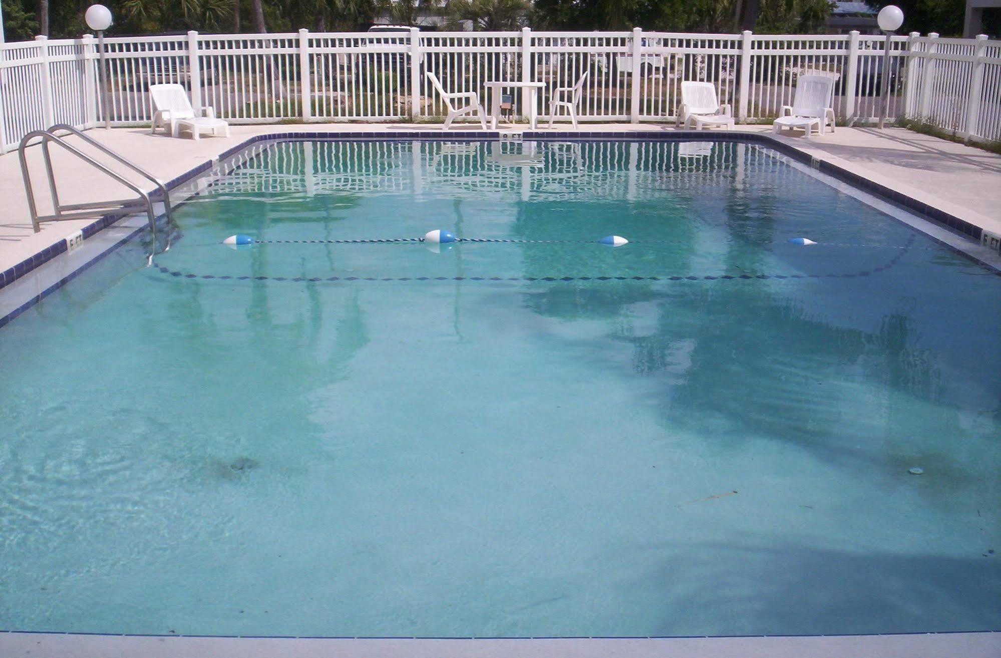 Oyo Hotel New Port Richey Gulf Beach Us 19 Exterior photo